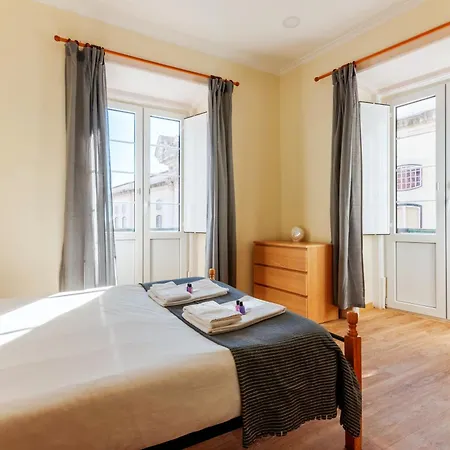 Alfama Very Well-connected