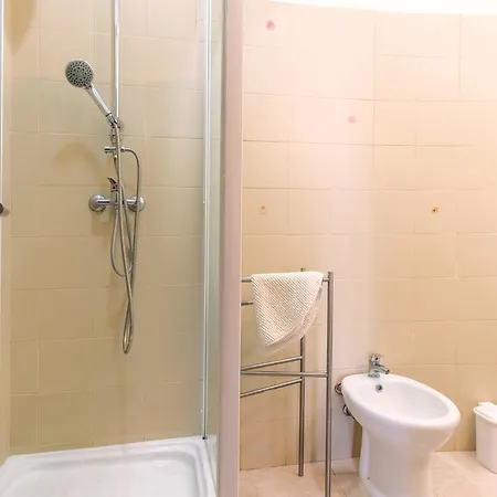 Alfama Very Well-connected * Lisbona